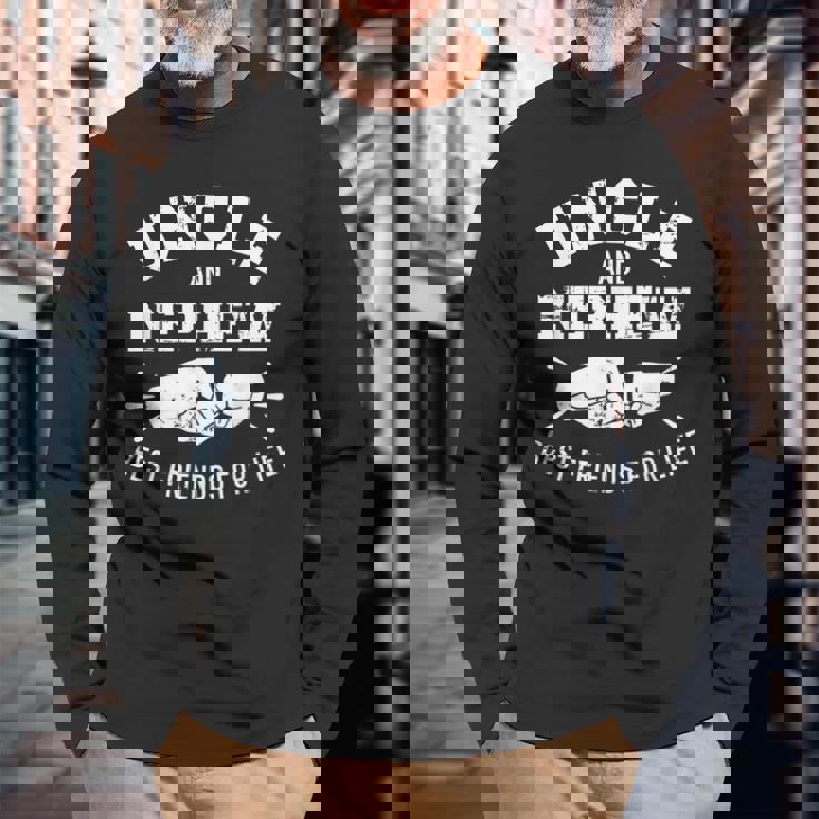 おじさんと甥っ子の一生の友 長袖Tシャツ 高齢者への贈り物