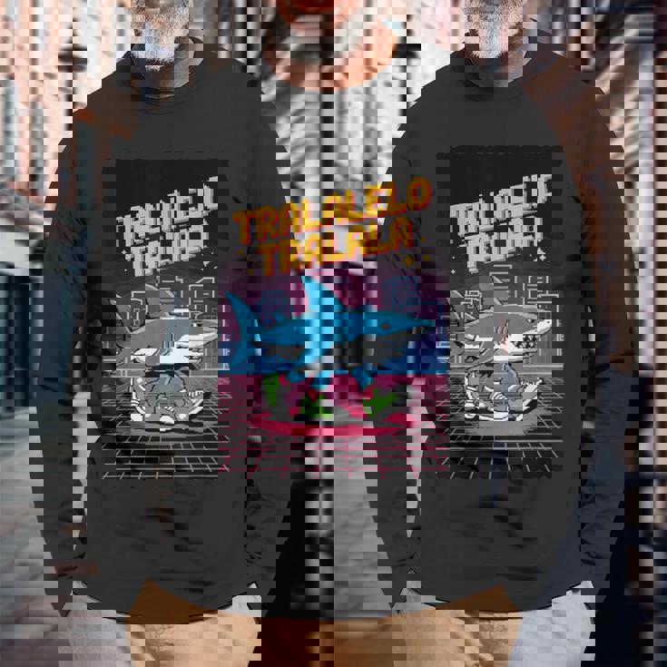 おもしろイタリアンゲーマー ミーム トララレロ トラララ 8ビット シャーク キッズ 長袖Tシャツ 高齢者への贈り物