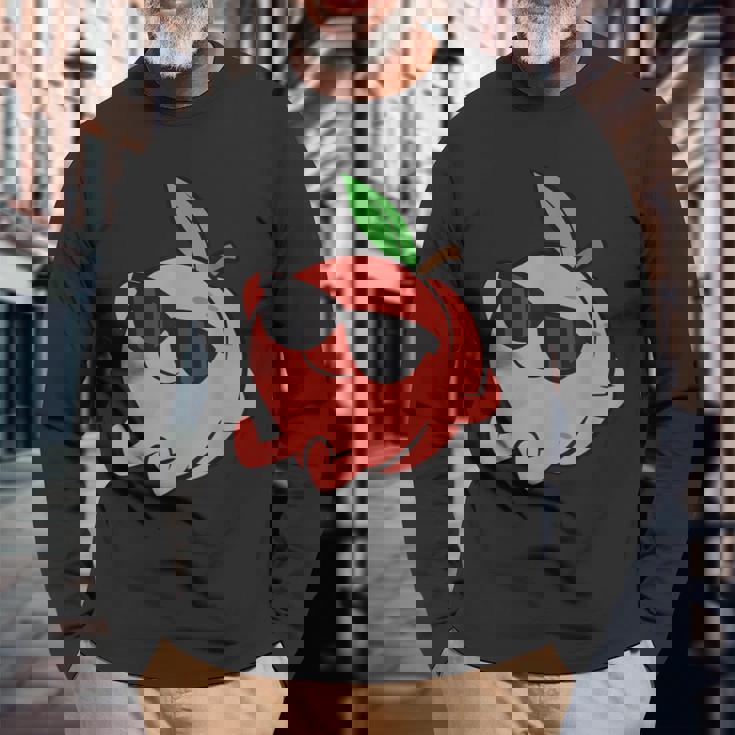 かわいい 桃 フルーツ リラックス のんびりピーチ 長袖Tシャツ 高齢者への贈り物