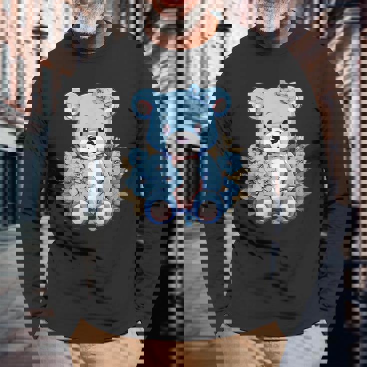 かわいいテディベアと花と一緒に I テディベア 長袖Tシャツ 高齢者への贈り物