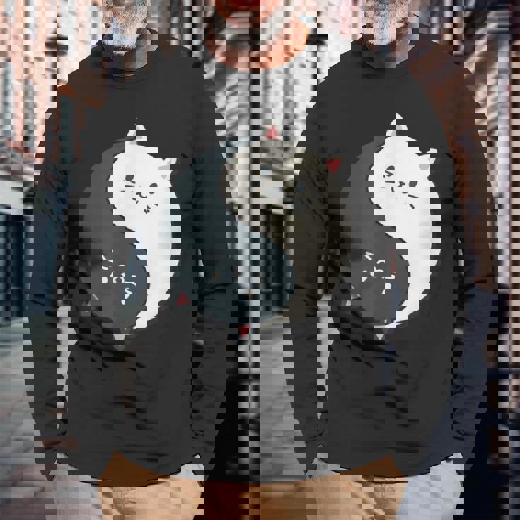 かわいい猫と一緒に陰陽師のサイン I Karma Yoga Cat 長袖Tシャツ 高齢者への贈り物