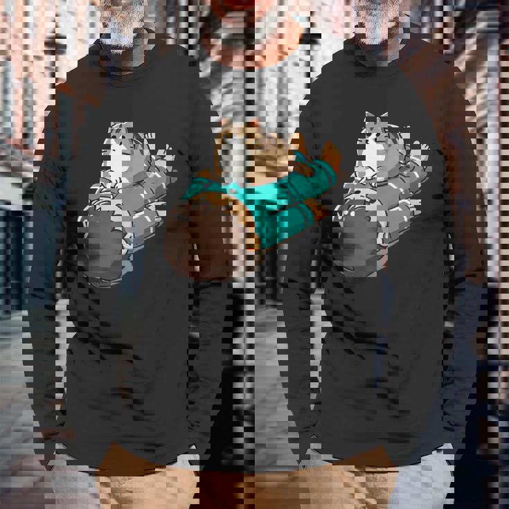 くつろぐ猫 Relaxing Cat 長袖Tシャツ 高齢者への贈り物