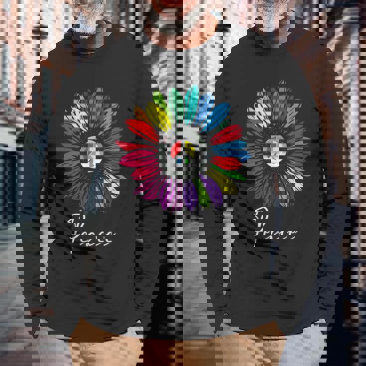 すべての愛する人々に平和 陽気なデザイン 長袖Tシャツ 高齢者への贈り物