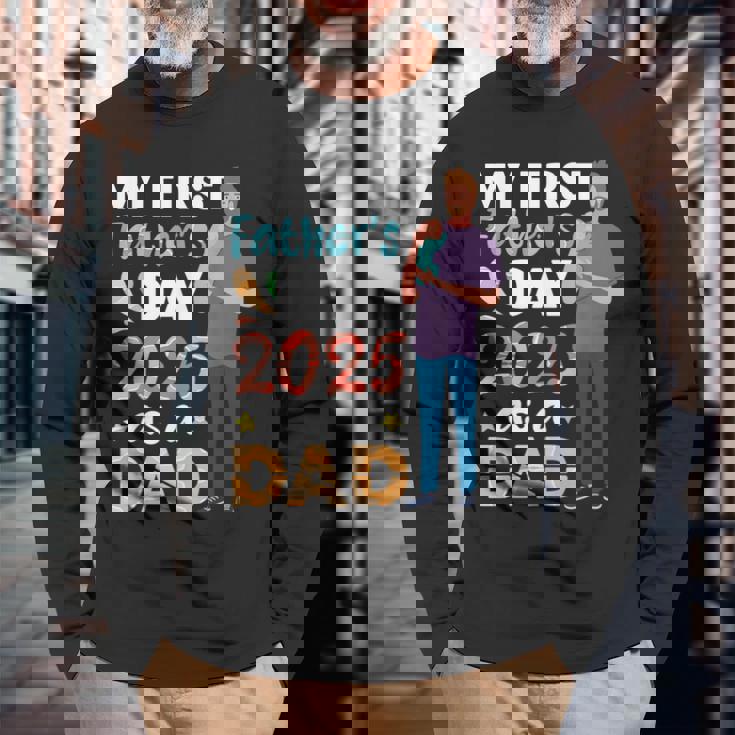 はじめての父の日2025年 赤ちゃんの誇り高きパパを持つお父さんとして 長袖Tシャツ 高齢者への贈り物