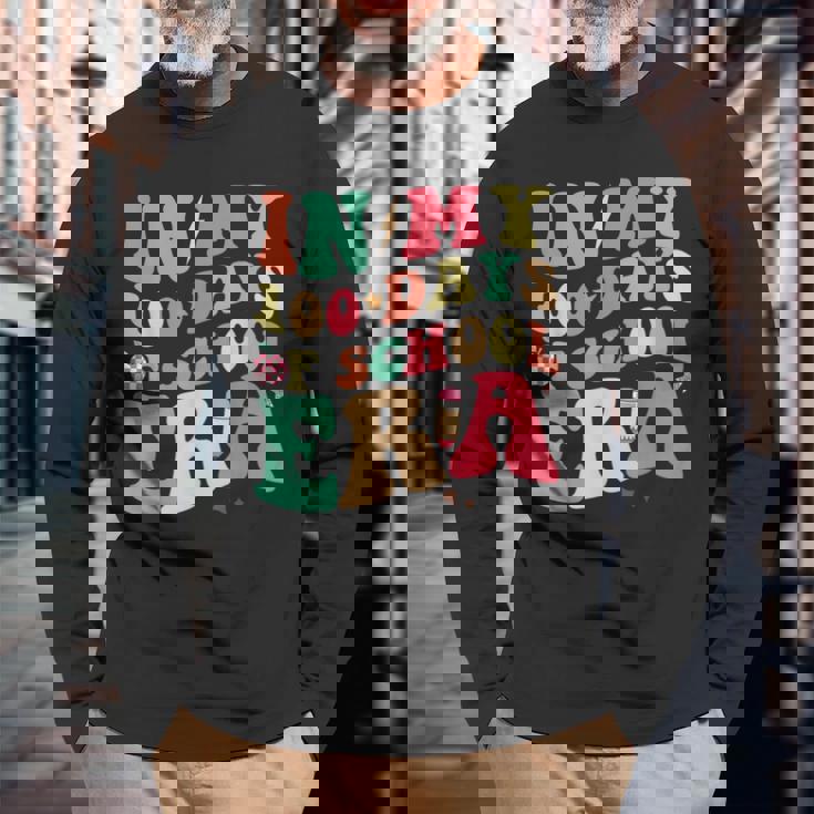 ぼくの学校の100日間の時代。学校教師100日目 長袖Tシャツ 高齢者への贈り物