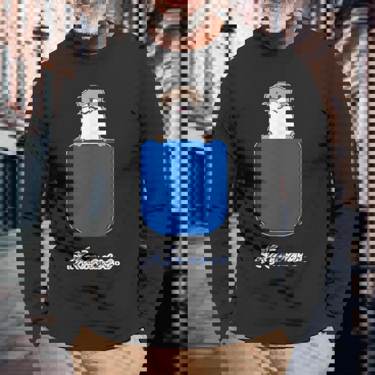 ゆるカワウソさん Otters オッターズ『いん ざ ぽけっと』（ブルーポケット）コツメカワウソ かわいい イラスト 長袖Tシャツ 高齢者への贈り物