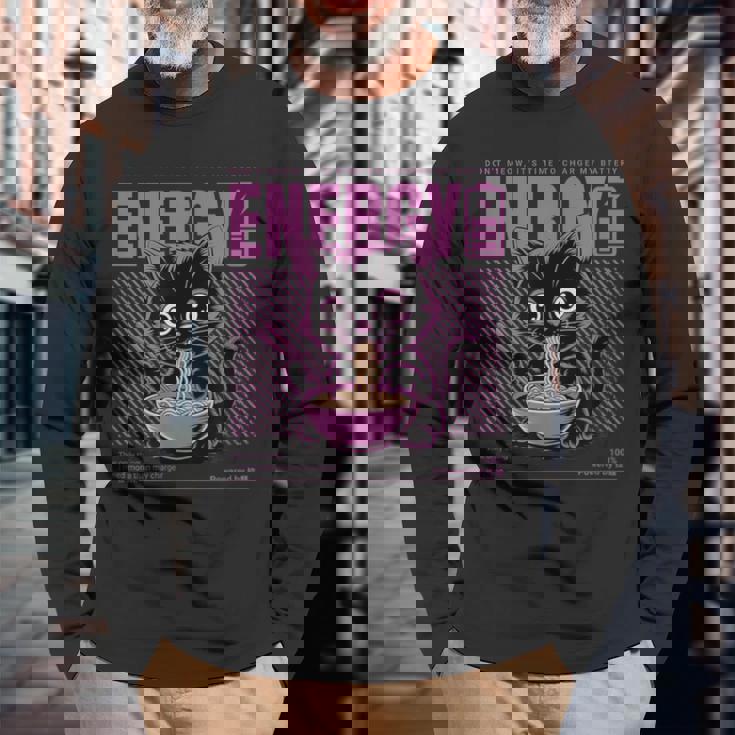 アニメ風ラーメン猫デザイン 充電と食欲のエネルギー系グラフィック 長袖Tシャツ 高齢者への贈り物