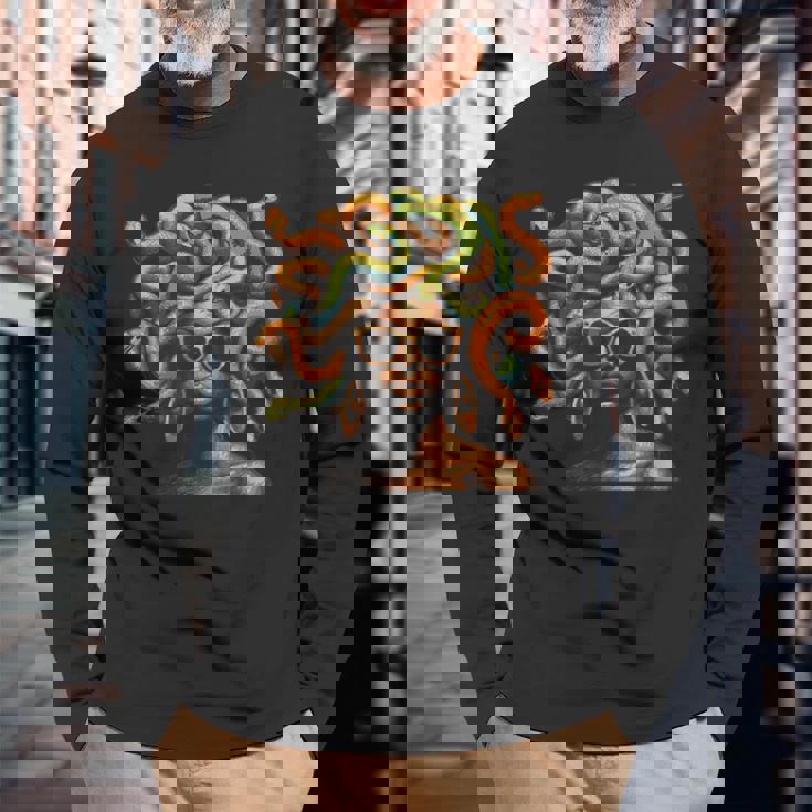 アフロ ブラック メラニン スキントーン メデューサ ヘビ ヘアスタイル 長袖Tシャツ 高齢者への贈り物