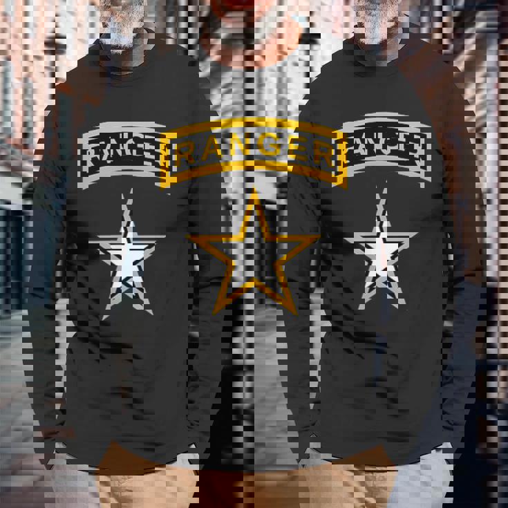 アメリカ合衆国陸軍レンジャータブとスターミリタリー。 長袖Tシャツ 高齢者への贈り物
