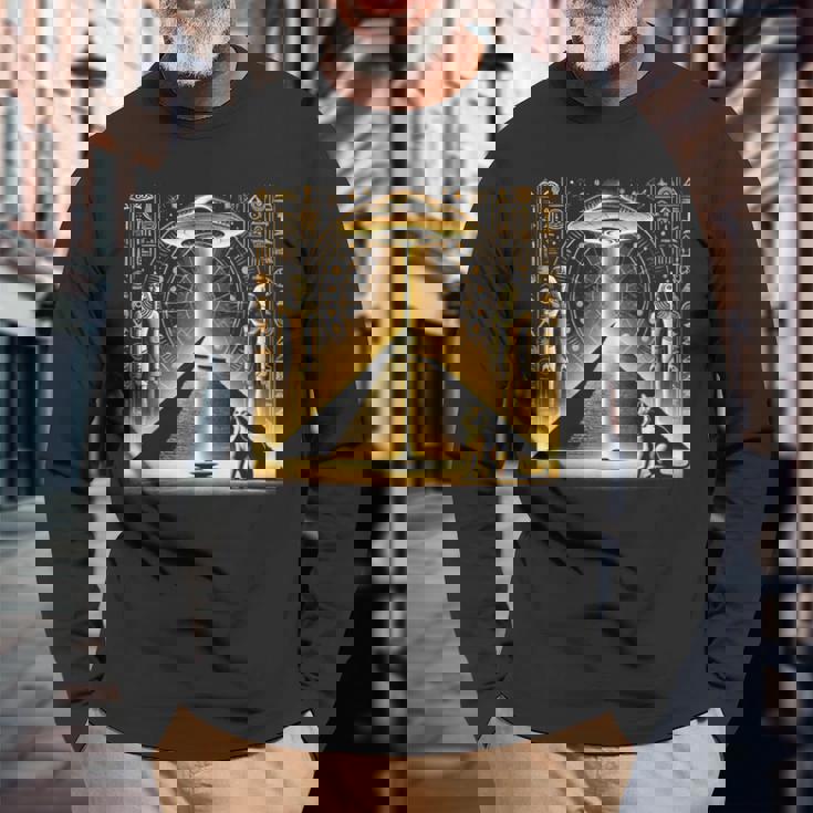 エジプトピラミッドufo猫と光エネルギー Egypt Ufo Pyramid Beam 長袖Tシャツ 高齢者への贈り物