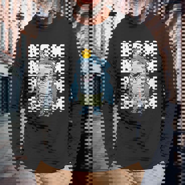 オーシャンキング シャーク ハングリーシャーク キング Eat Now Nom 長袖Tシャツ 高齢者への贈り物