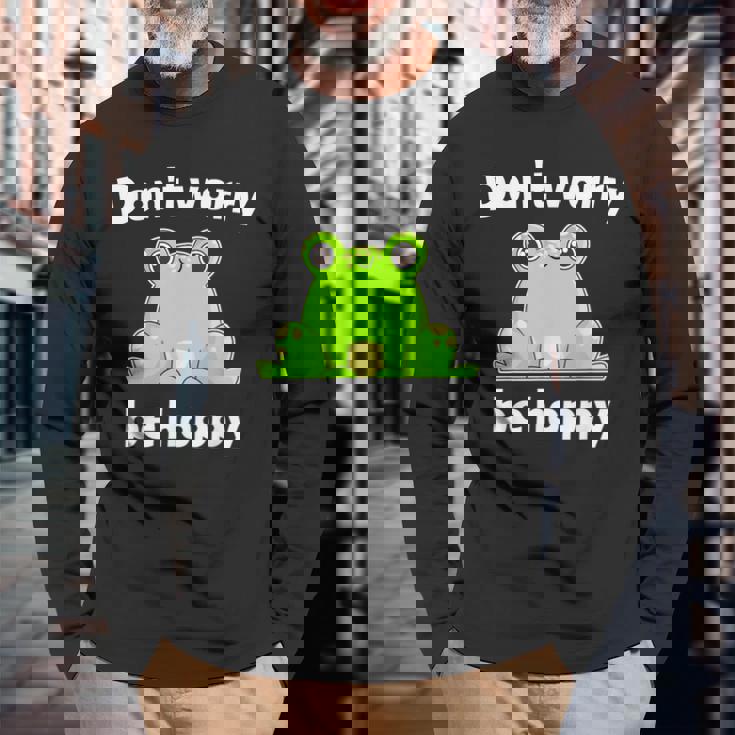 カエルのモチーフ面白いカエルのことわざは私にキスします Frog Motif Frogs Worry Hoppy 長袖Tシャツ 高齢者への贈り物