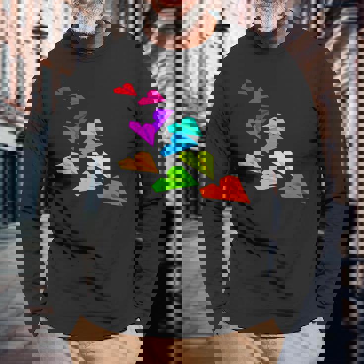 カラフルな紙飛行機デザイン 飛行機愛好家向け 長袖Tシャツ 高齢者への贈り物