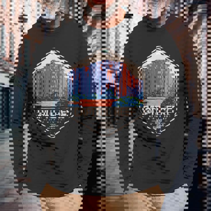 キャピトルリーフ国立公園 ユタ州のアメリカ国立公園 長袖Tシャツ 高齢者への贈り物