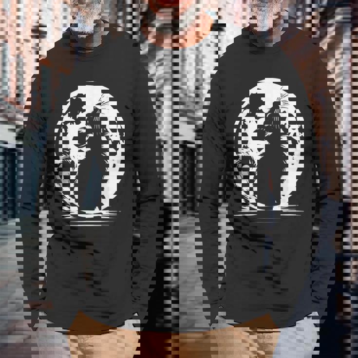 キュートで面白いチンチラが月に吠える 長袖Tシャツ 高齢者への贈り物