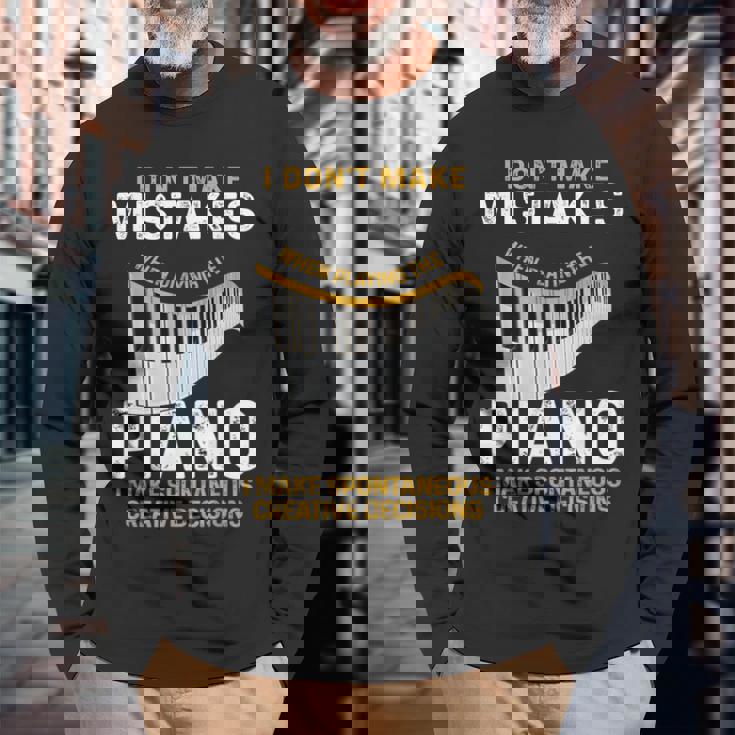 キーボード ピアニスト 面白い 音楽 ミュージシャン ピアノ奏者 恋人 長袖Tシャツ 高齢者への贈り物