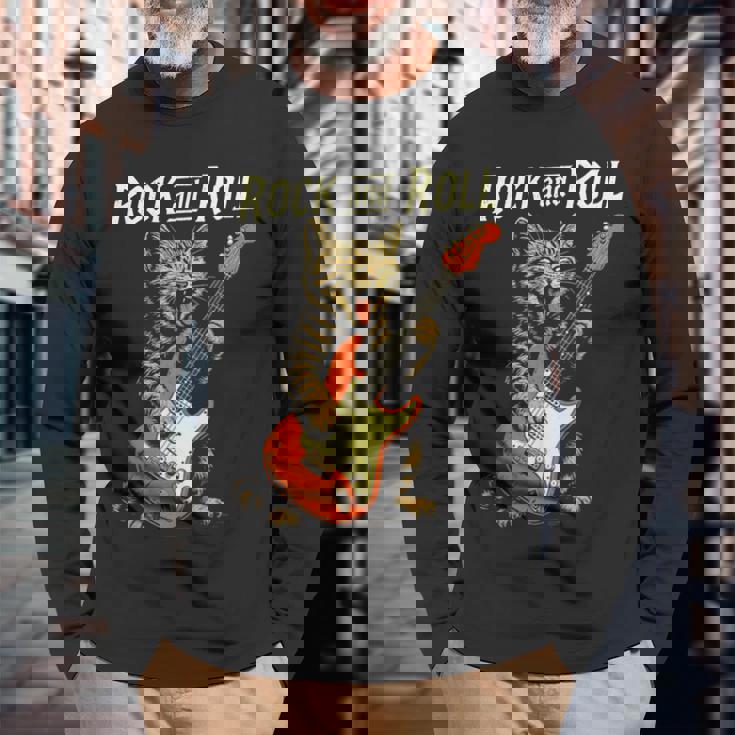 ギターを弾くロックな猫 音楽好き猫好き向けデザイン 長袖Tシャツ 高齢者への贈り物