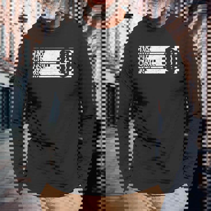 クラシックアーツの5速マニュアルトランスミッションで訓練されています。 長袖Tシャツ 高齢者への贈り物