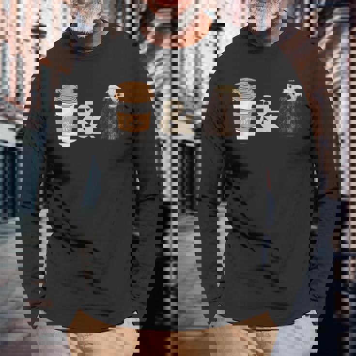 コーヒーとかわいいラッコ 長袖Tシャツ 高齢者への贈り物