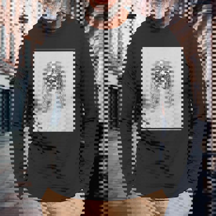 サングラスをかけたキャバリア 長袖Tシャツ 高齢者への贈り物