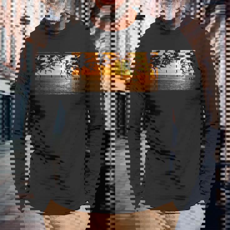 サンセット ビーチ ヤシの木 クール 海 サーフィン 長袖Tシャツ 高齢者への贈り物