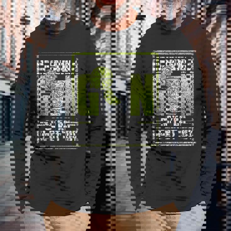 ジンを飲んでるんだ。 恋人 ドリンク ジンズ アルコール ジン 長袖Tシャツ 高齢者への贈り物