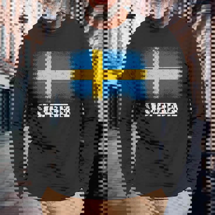 スウェーデン国旗スウェーデン 長袖Tシャツ 高齢者への贈り物