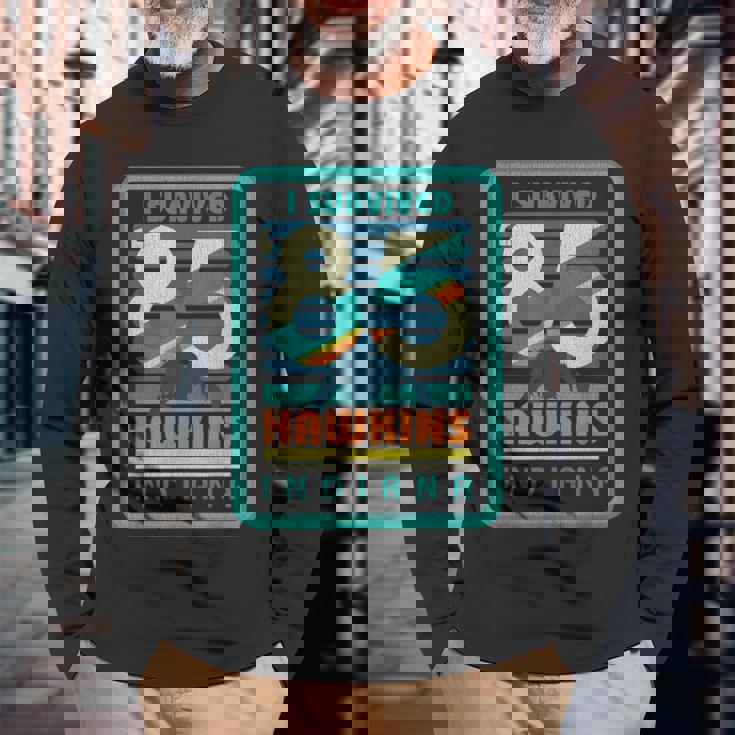 ストレンジャー・シングス ビンテージ デモゴルゴン ポスター ホーキンス インディアナ 85 長袖Tシャツ 高齢者への贈り物