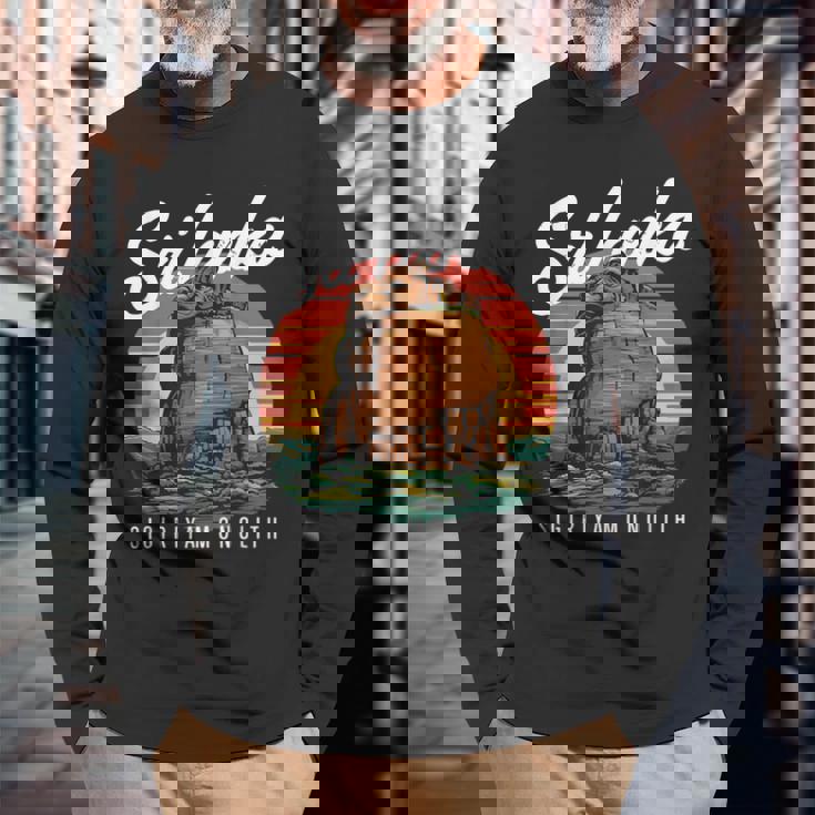 スリランカ モノリス シギリヤ 岩 要塞 城 旅行 長袖Tシャツ 高齢者への贈り物