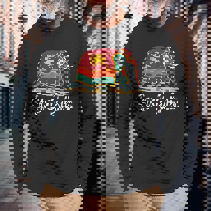 スリランカの国旗と友情 長袖Tシャツ 高齢者への贈り物