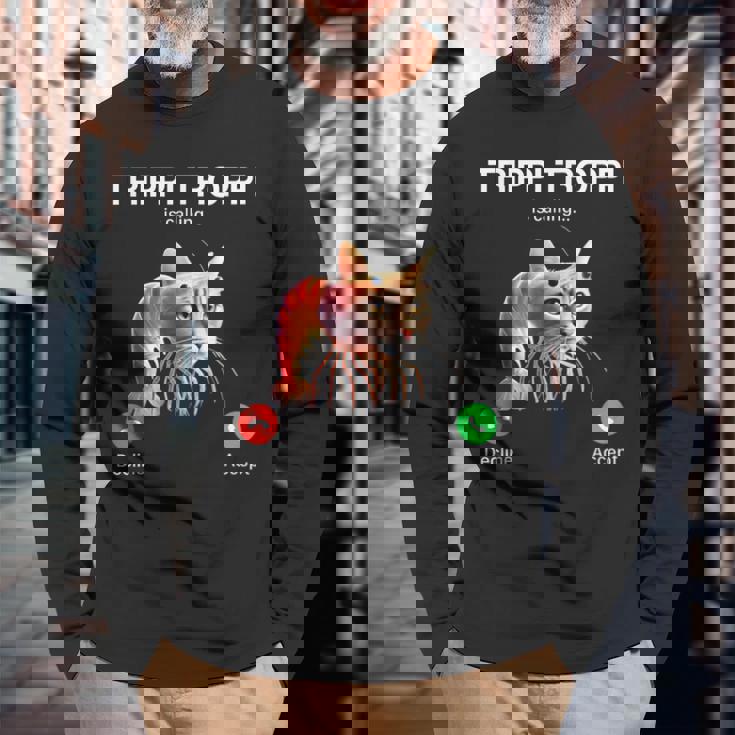 トリッピ・トロッピはブレインロット・イタリアン・ブレインロット・ミームを呼んでいる。 長袖Tシャツ 高齢者への贈り物