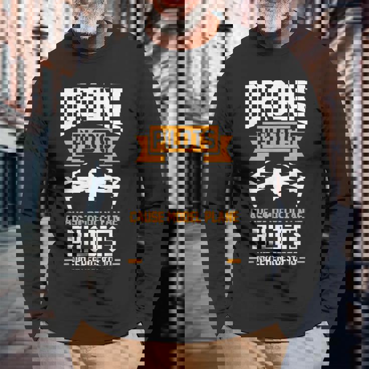 ドローンパイロットはモデル飛行機のパイロットのドローンを引き起こす 長袖Tシャツ 高齢者への贈り物
