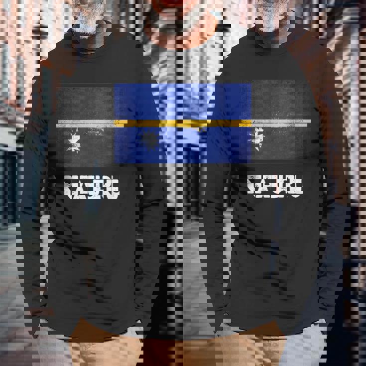 ナウルの国旗tシャツ 長袖Tシャツ 高齢者への贈り物