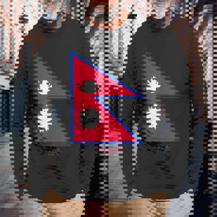 ネパールのネパール国旗のお土産。 長袖Tシャツ 高齢者への贈り物