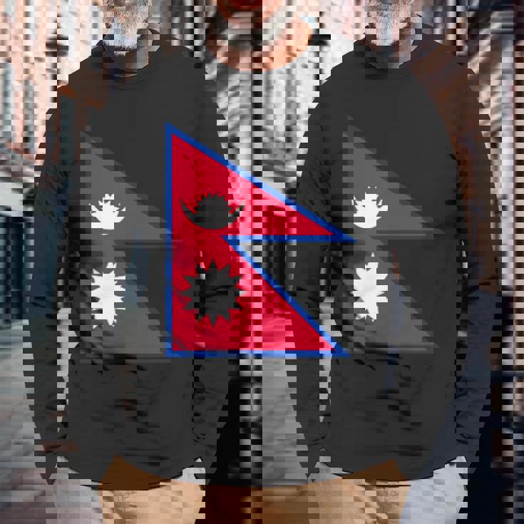 ネパール国旗 長袖Tシャツ 高齢者への贈り物