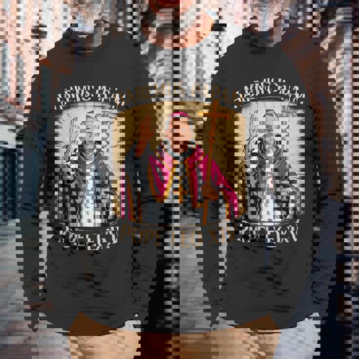 ハベムス・パパム教皇レオ14世 長袖Tシャツ 高齢者への贈り物