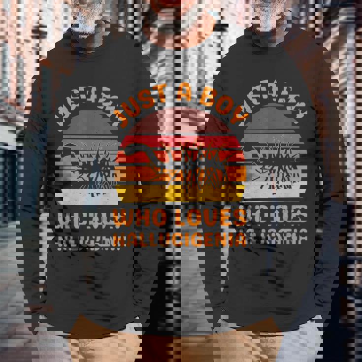 ハルキゲニアの化石絶滅虫が大好きなただの少年 長袖Tシャツ 高齢者への贈り物