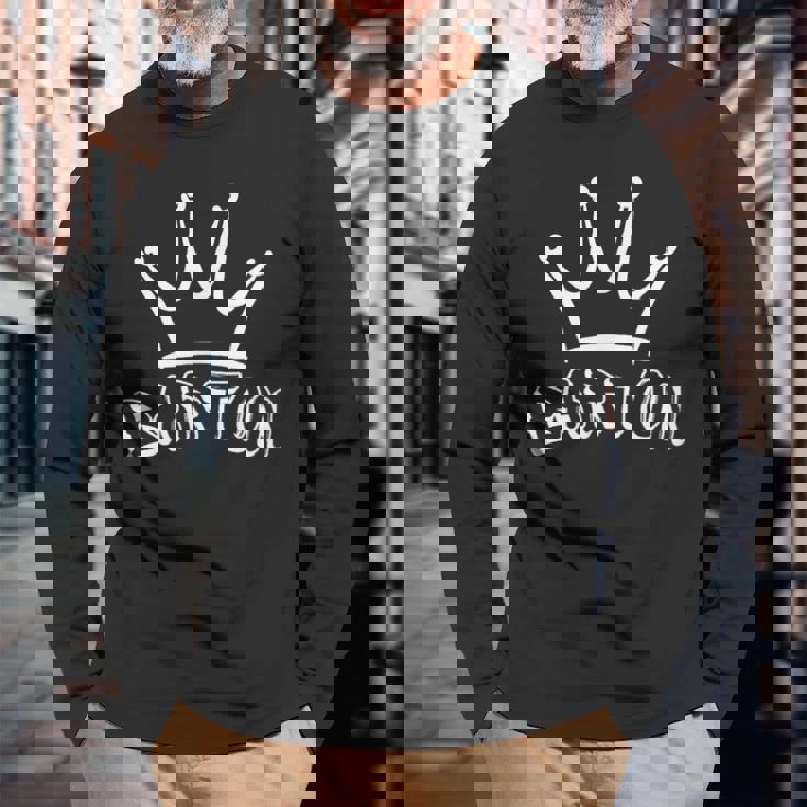 バートンのファミリーネーム クールなバートンの名前とロイヤルクラウン 長袖Tシャツ 高齢者への贈り物