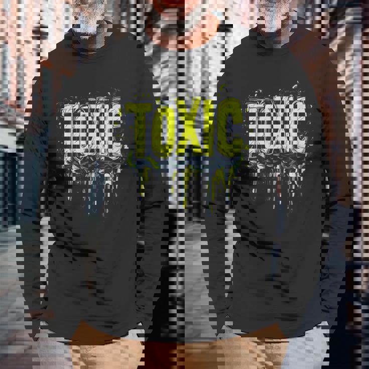 パワフルなエッジコスチュームのための大胆な有毒ステートメント。 長袖Tシャツ 高齢者への贈り物