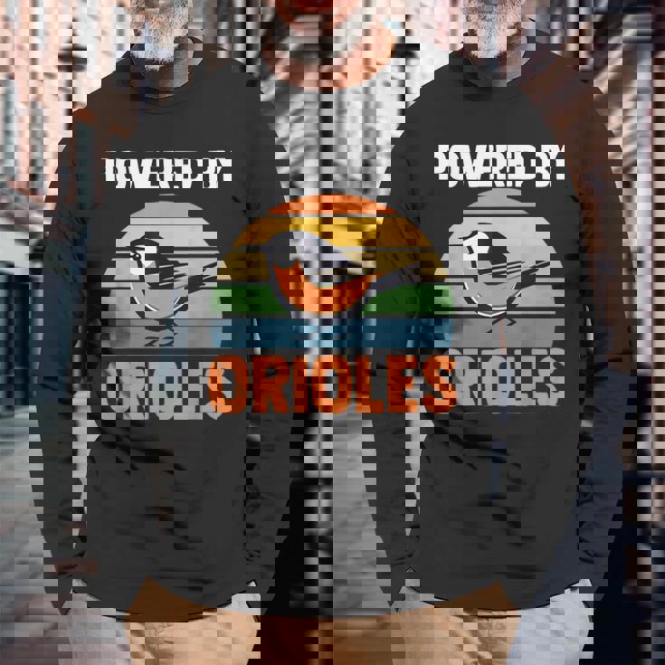 パワード・バイ・オリオールズ 長袖Tシャツ 高齢者への贈り物