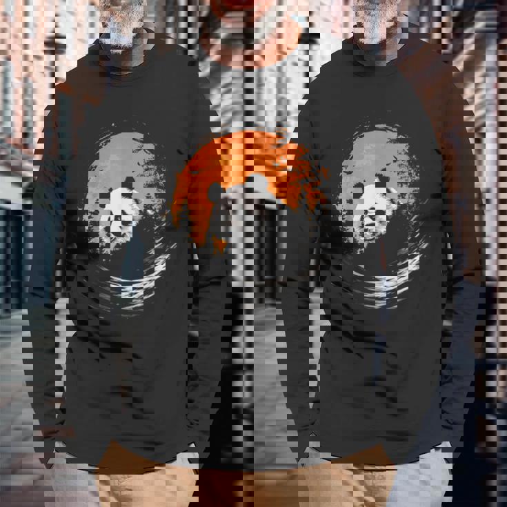 パンダ 森 ポートレート 動物好き 自然 グラフィック パンダ 長袖Tシャツ 高齢者への贈り物