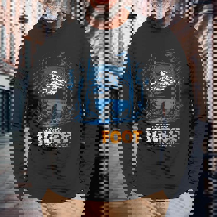 ビッグフット都市神話伝説マウントレイナー国立公園 長袖Tシャツ 高齢者への贈り物