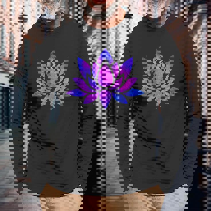 ピンクと紫の蓮の花 長袖Tシャツ 高齢者への贈り物