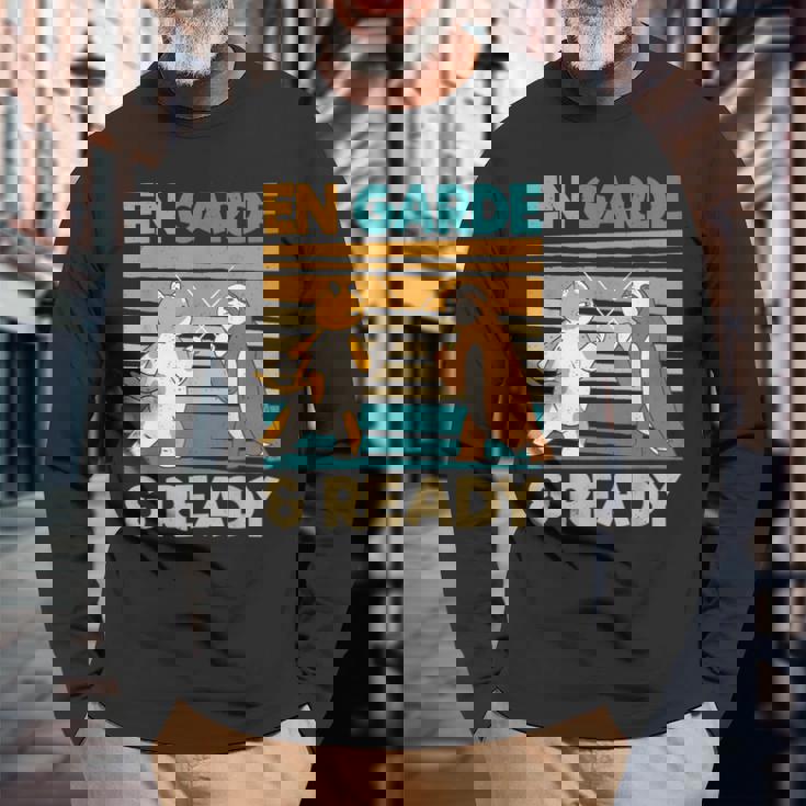 フェンシング猫ナマケモノファニーフェンサー 長袖Tシャツ 高齢者への贈り物