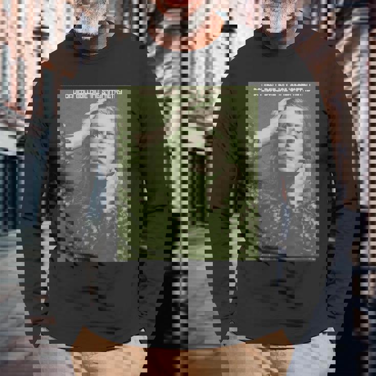 ブライアン・ウォードによるデヴィッド・ボウイの神の対称写真。 長袖Tシャツ 高齢者への贈り物