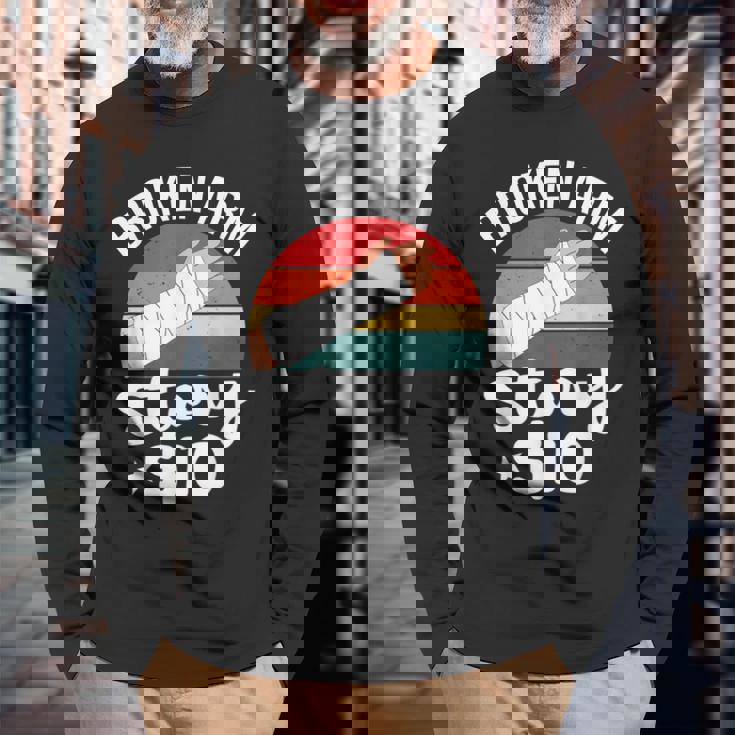 ブロークン・アーム・ストーリー $10 手の怪我 手首 面白い ヴィンテージ 長袖Tシャツ 高齢者への贈り物