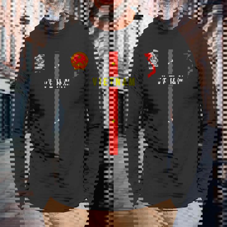 ベトナム国旗、ベトナムのシルエットマップ、紋章 長袖Tシャツ 高齢者への贈り物
