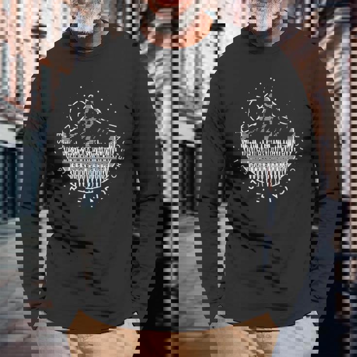 ベンド オレゴン 山と森 シンプル ミニマルデザイン 長袖Tシャツ 高齢者への贈り物