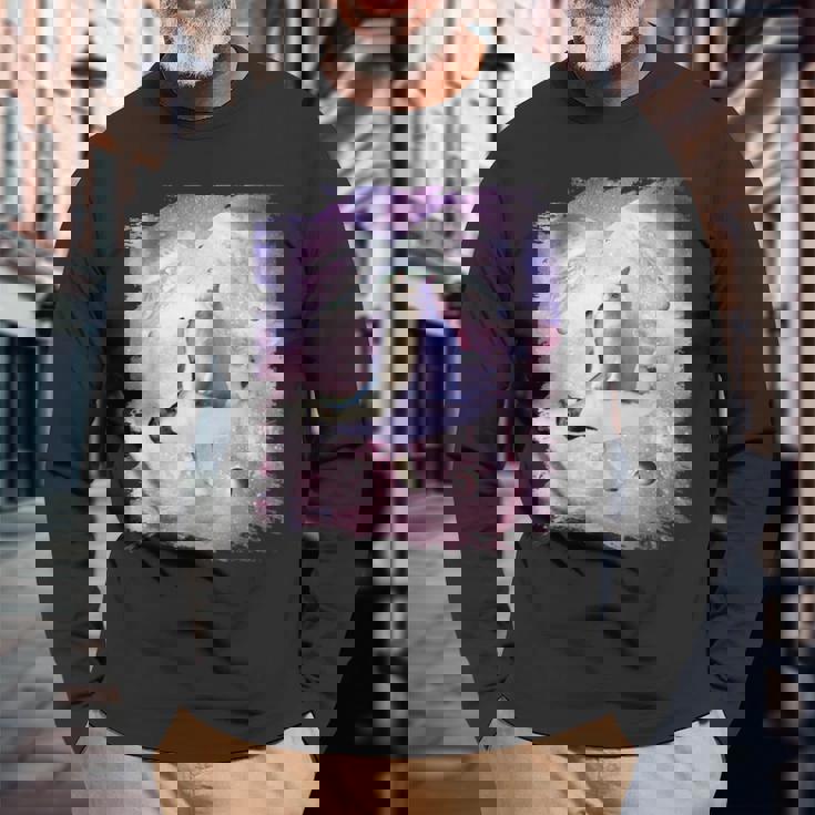 ペンギンに乗る宇宙猫 長袖Tシャツ 高齢者への贈り物