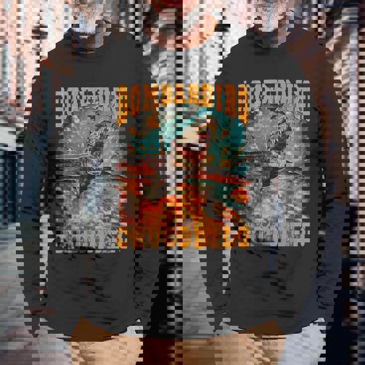 ボンバディロクロコダイルミームクロコダイルファイア-イタリアンブレインロット 長袖Tシャツ 高齢者への贈り物